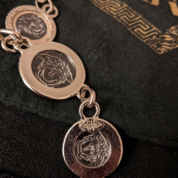 Iconic Vintage Versace Chain Belt with Medusa Medallion 90s - Very Rare! - Picture 8 of 13